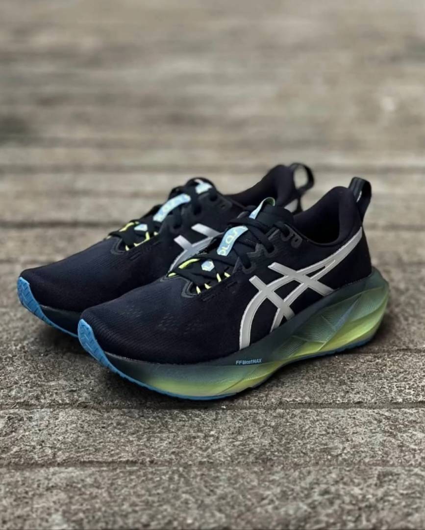 Asics Novablast 5 Luxe Black 705