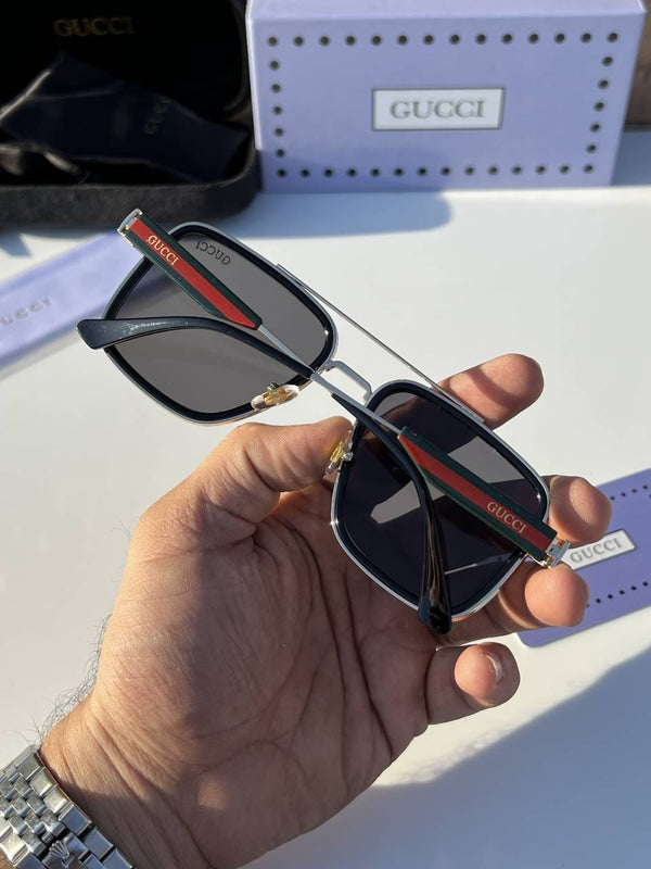 Gucci_964_gold_black