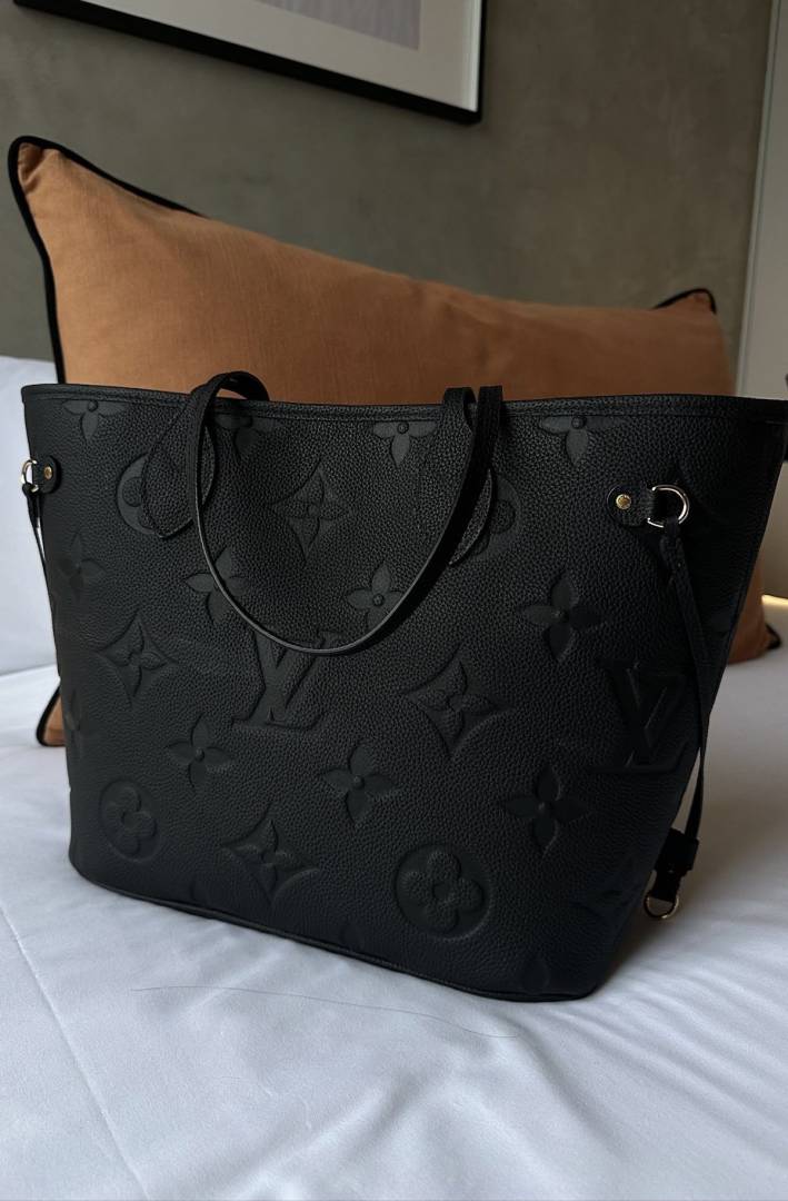 Louis Vuitton Neverful Black With origina Double Box