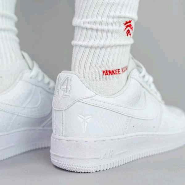 Nike Airforce 1 x Kobe Bryant white snake skin
