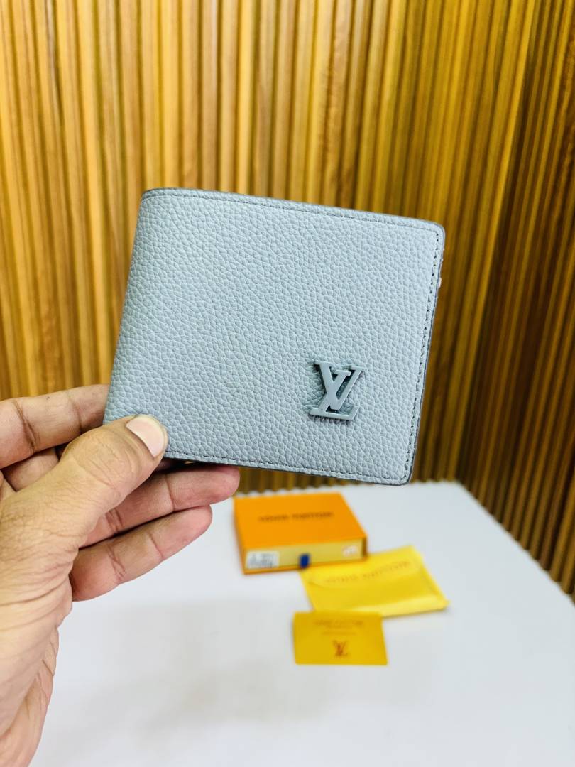 113 LV LOIUS VUTTON PREMIUM QUALITY WALLET