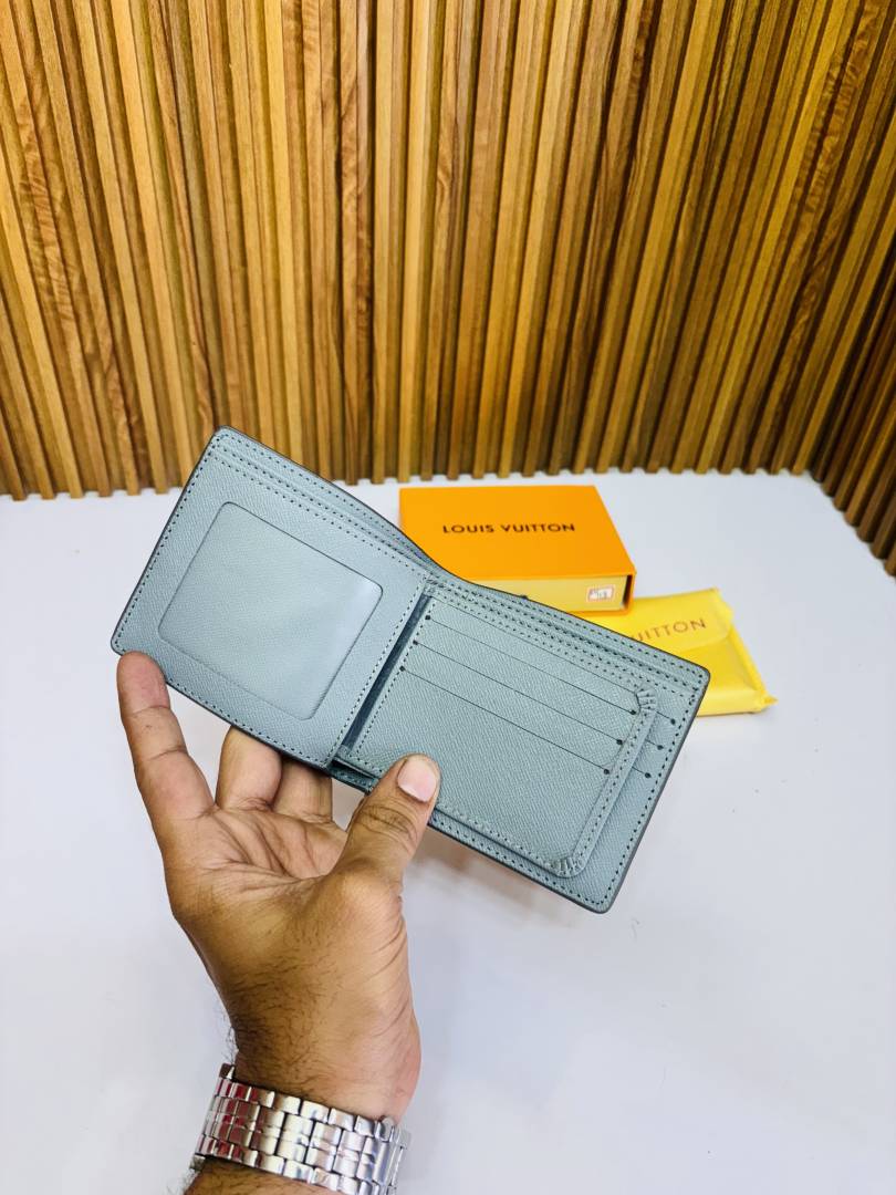 113 LV LOIUS VUTTON PREMIUM QUALITY WALLET