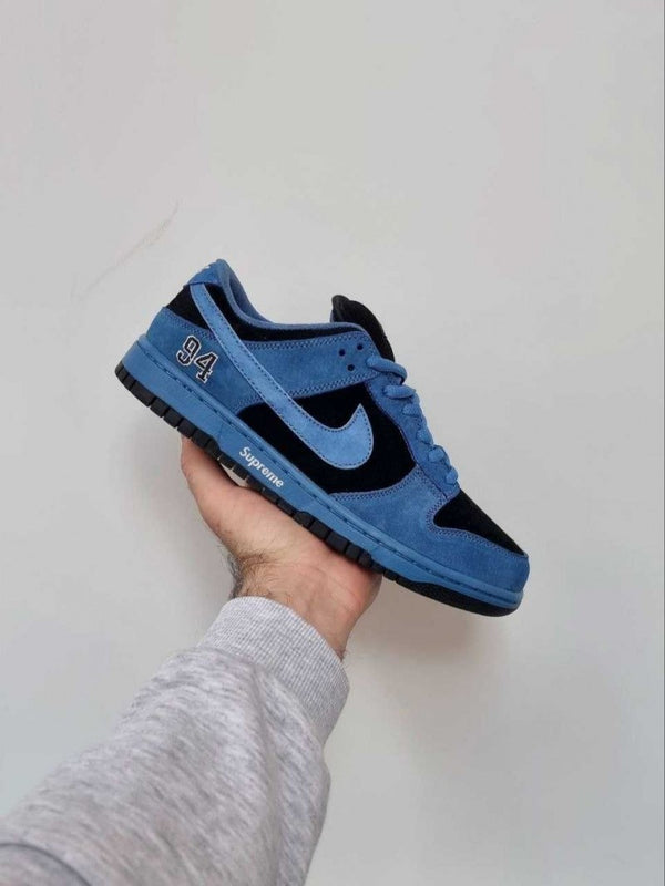 Nike sb dunk x supreme low ocean fog