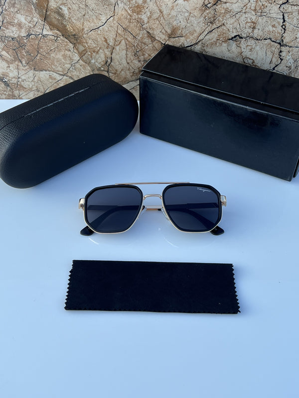 Ferragamo_294_gold_black