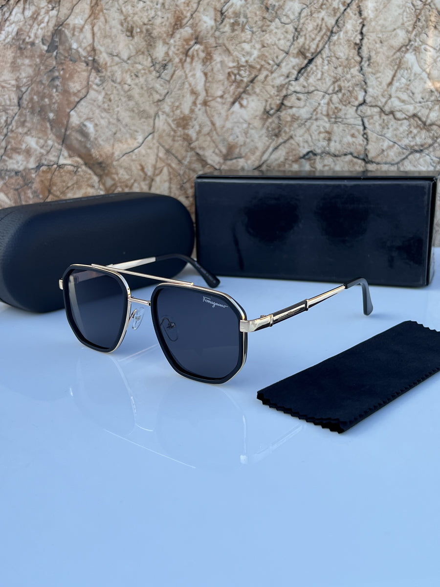 Ferragamo_294_gold_black