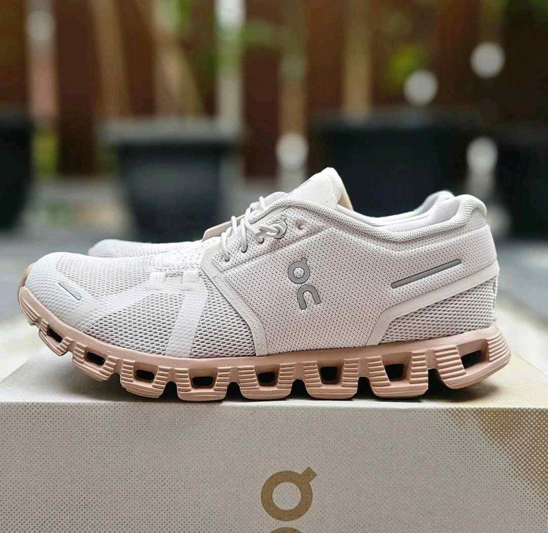 On CLOUD 5 SAND ROSE BROWN WOMENS