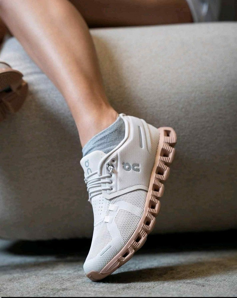 On CLOUD 5 SAND ROSE BROWN WOMENS