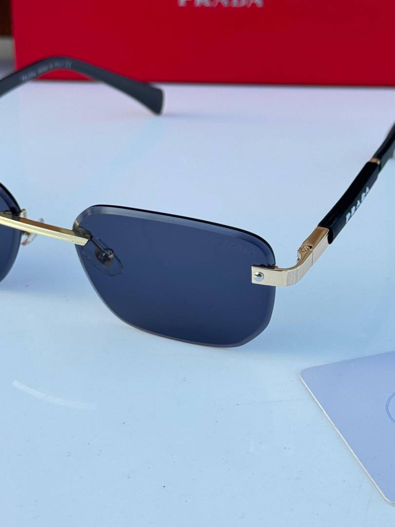 Prada_122_gold_black