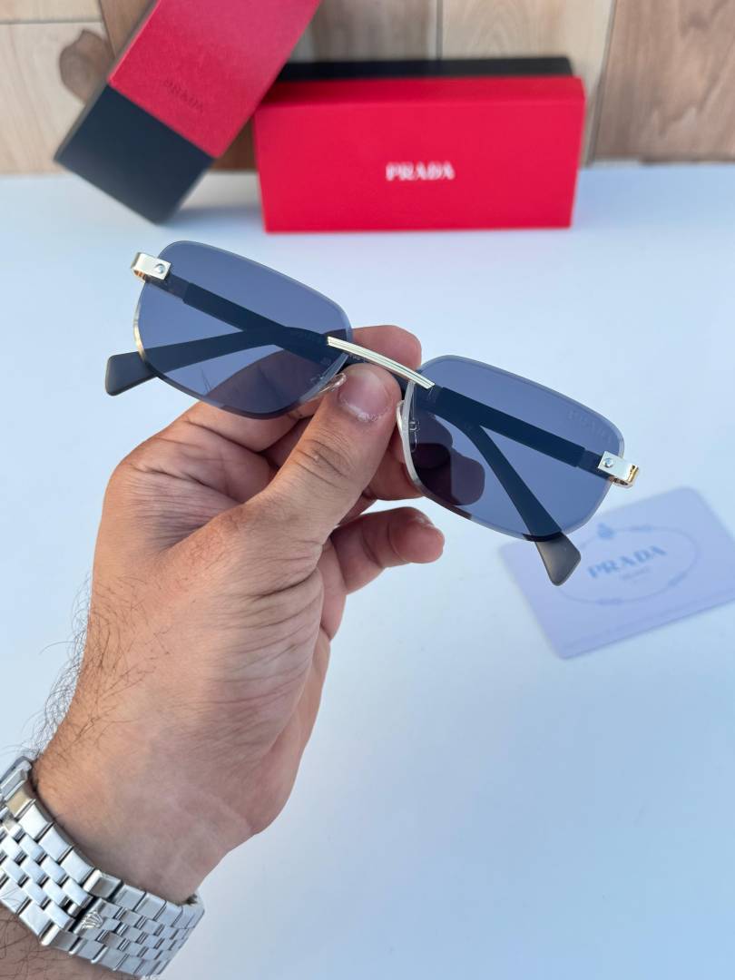 Prada_122_gold_black