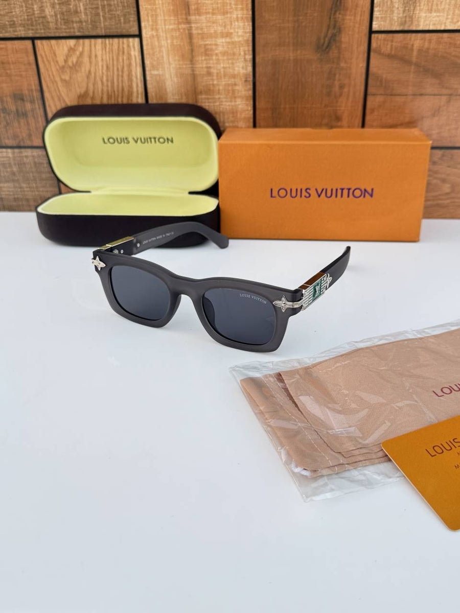 Louis Vuitton_1126_grey