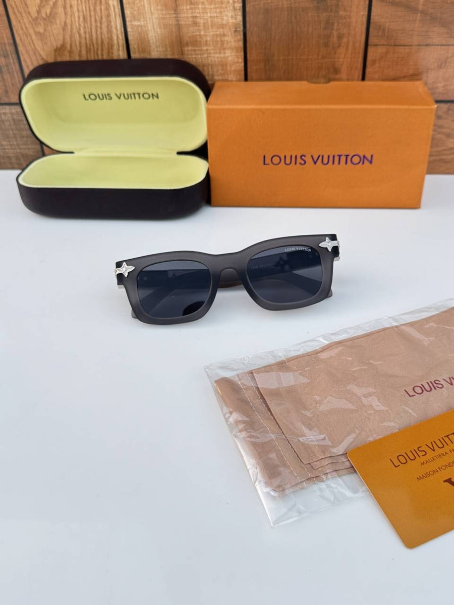 Louis Vuitton_1126_grey