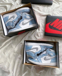 ..Nikke Air Jordan 1 Hyper Royal