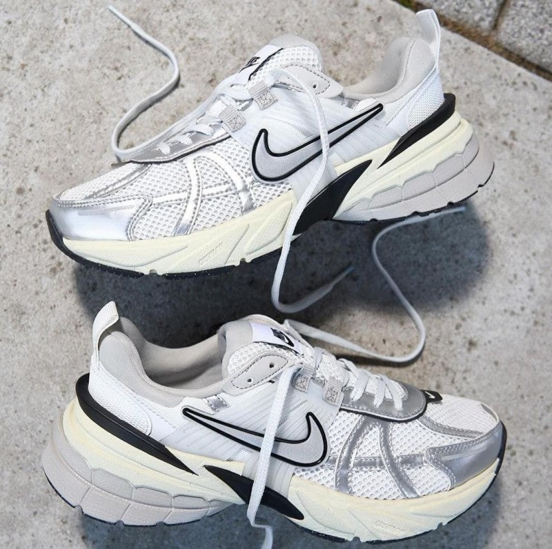 Nike v2k run metallica sliver