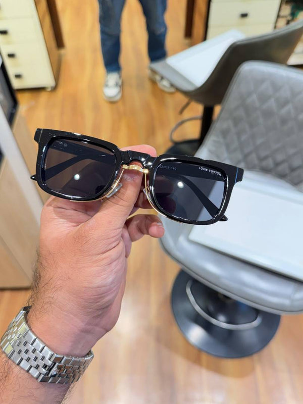 Louis vuitton 1008 black gold