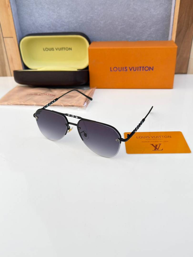 Louis Vuitton_78011_black_shaded