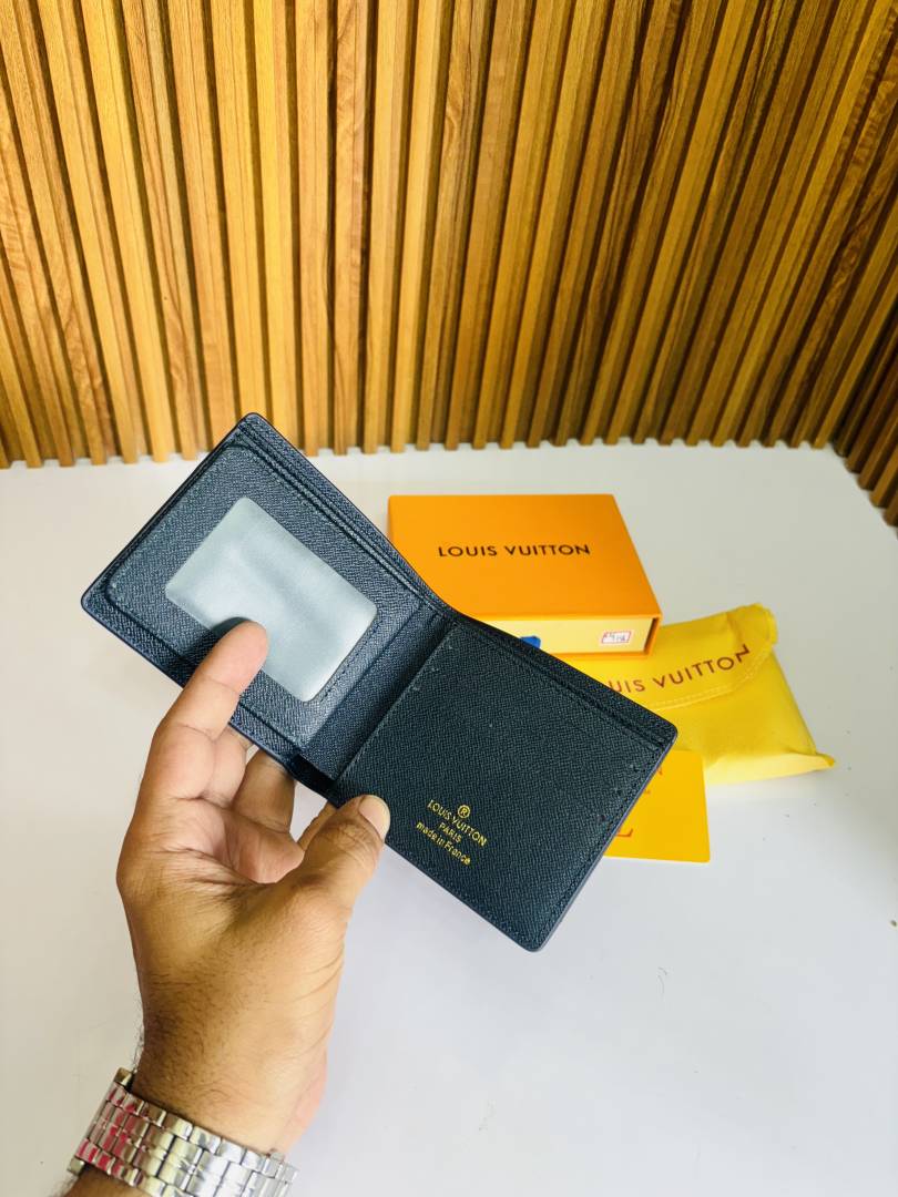118 LV LOIUS VUTTON PREMIUM QUALITY WALLET