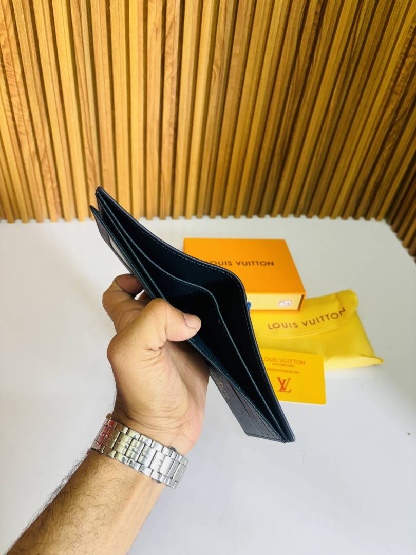 118 LV LOIUS VUTTON PREMIUM QUALITY WALLET