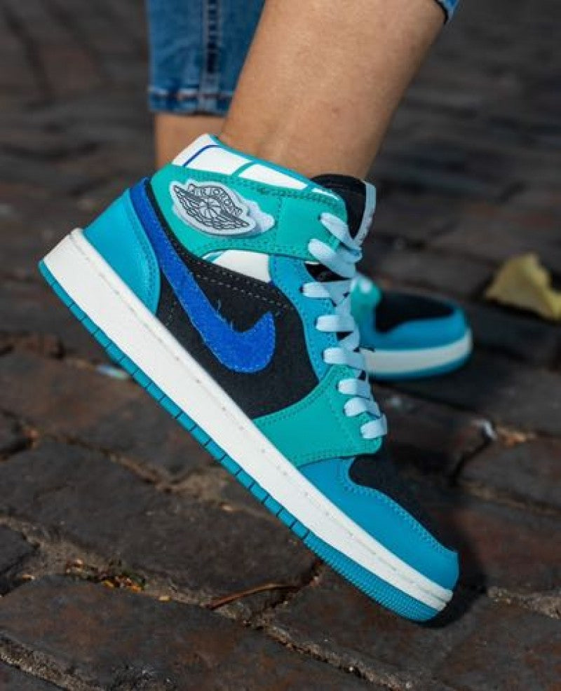 Nike Air Jordan 1 Mid Sneaker School