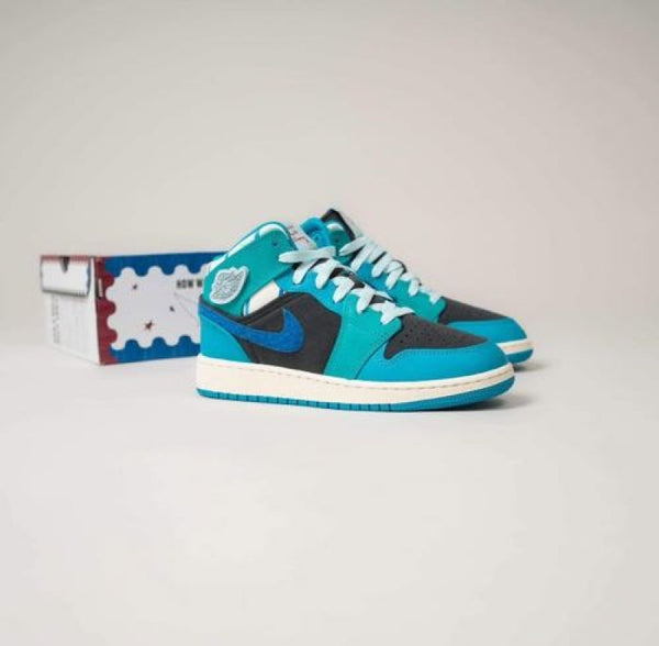 Nike Air Jordan 1 Mid Sneaker School