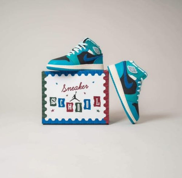 Nike Air Jordan 1 Mid Sneaker School