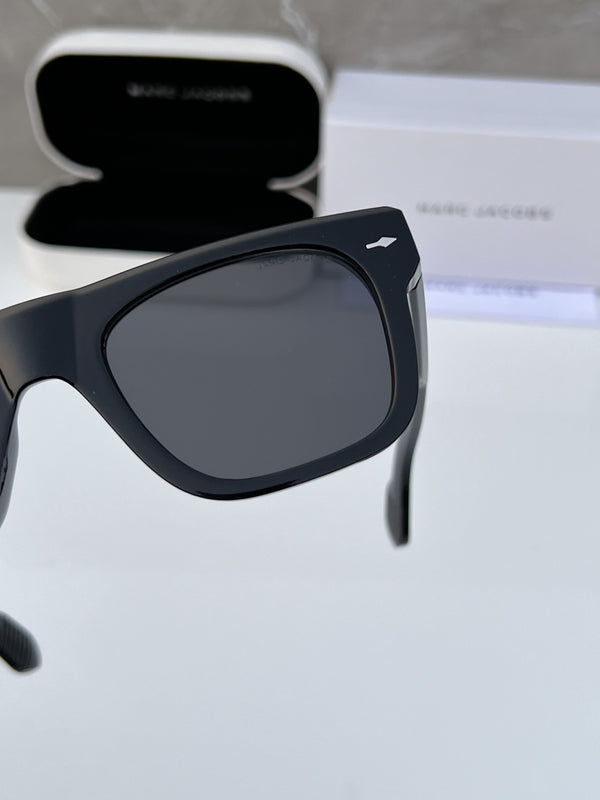 Marc_jacobs_3883_full_black