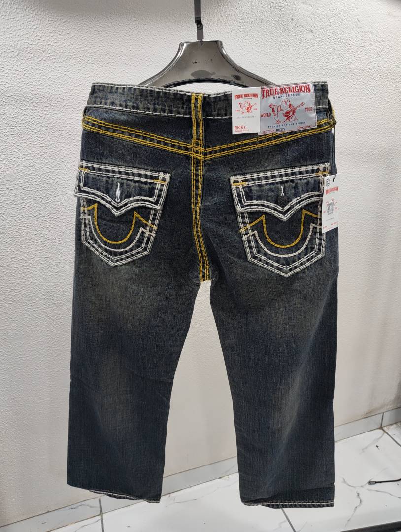 TRUE RELIGION IMPORTED STORE ARTICLE JEANS