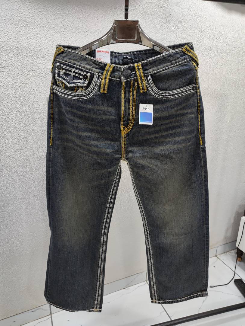 TRUE RELIGION IMPORTED STORE ARTICLE JEANS