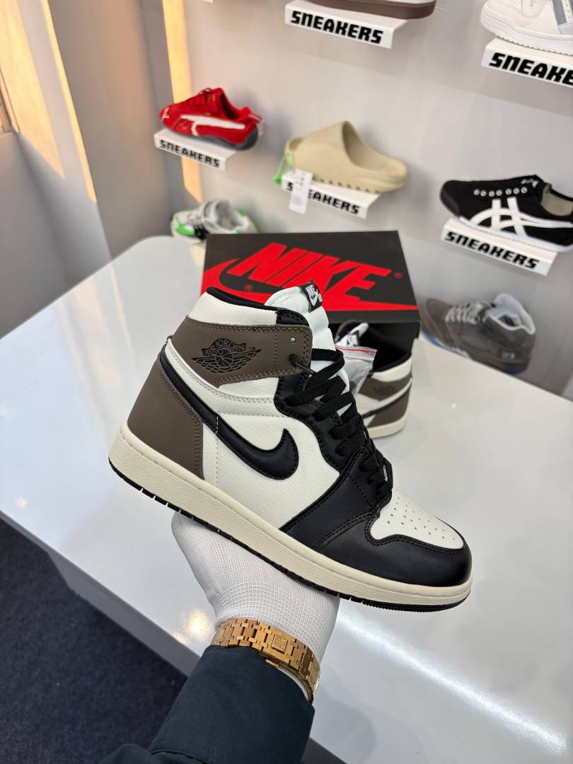 Jordan 1 High Dark Mocha Brown For mens sale