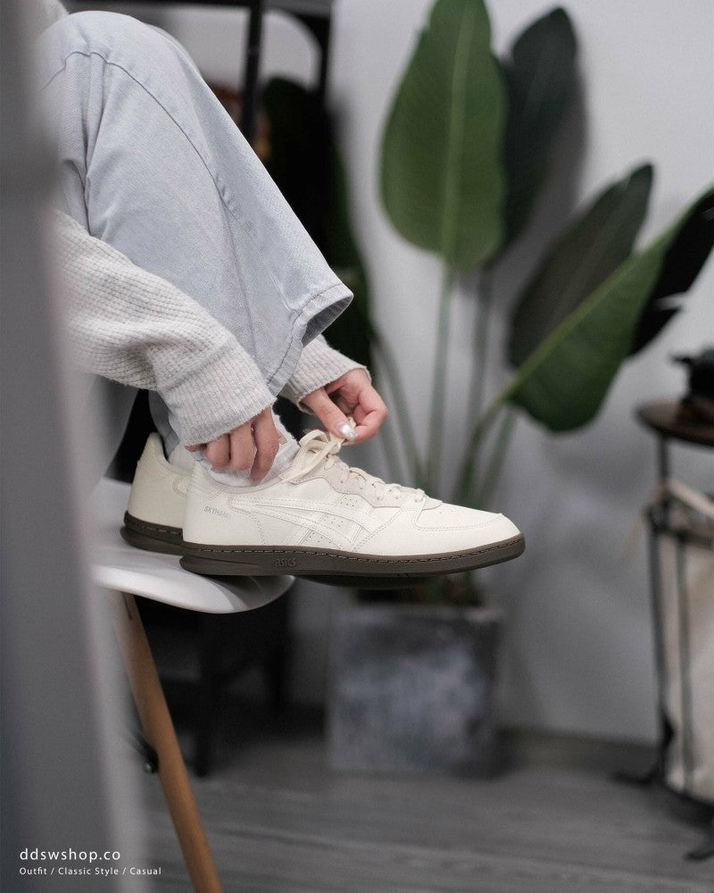 Asics Skyhand OG Sneaker For Women s