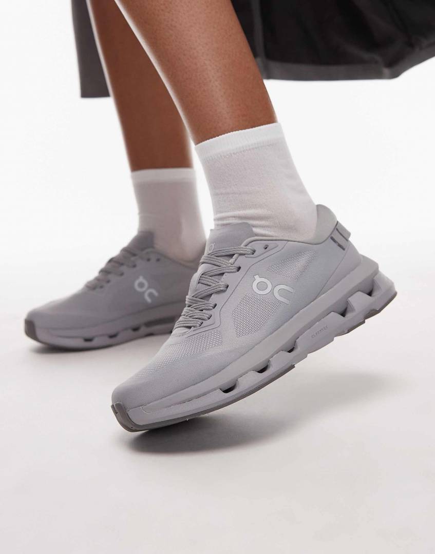 On Cloud Zone Running Grey