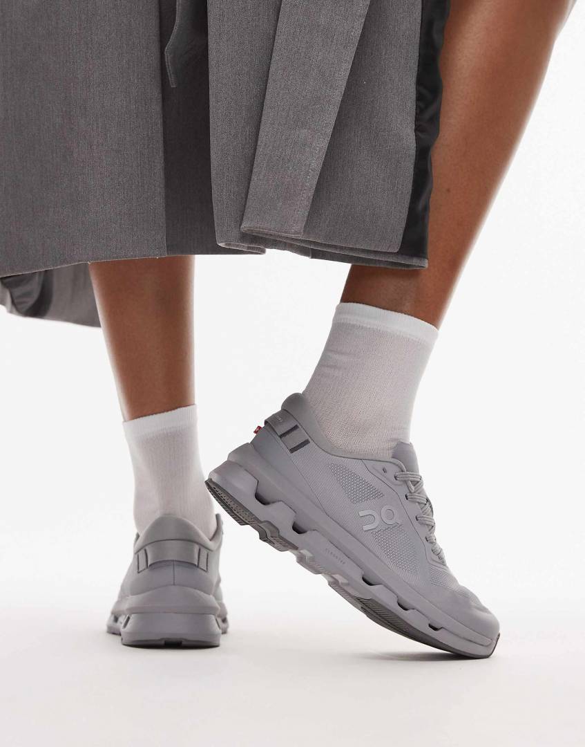 On Cloud Zone Running Grey