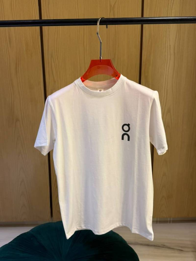 On Cloud IMPORTED STORE ARTICLE T SHIRTx