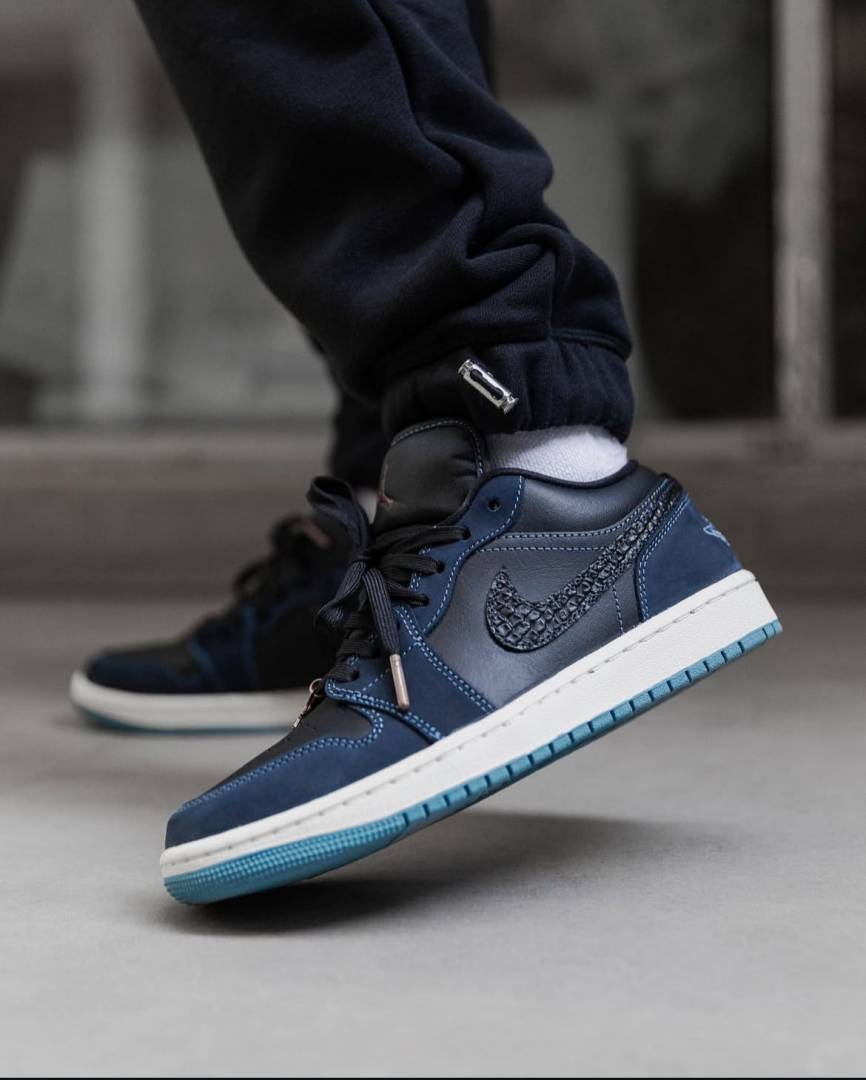 Nike Air Jordan 1 Low se Black Dark Obsidian