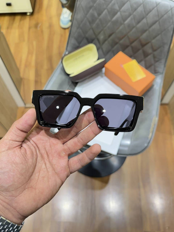 Louis vuitton millionaire black gold