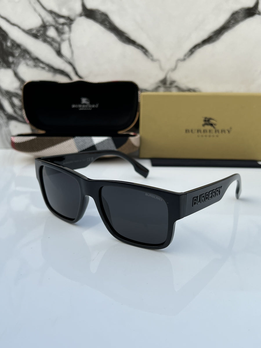 Burberry_69019_full_black