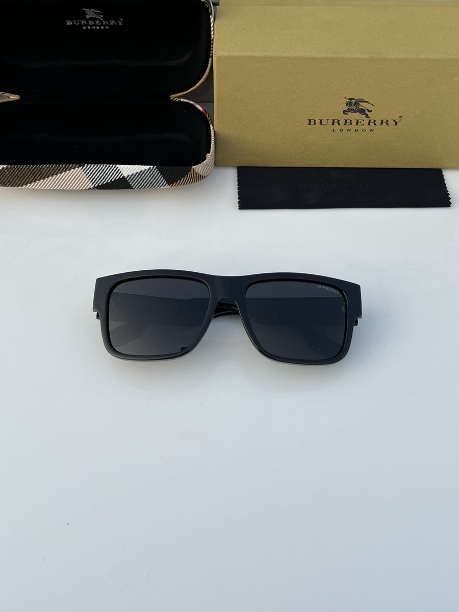 Burberry_69019_full_black