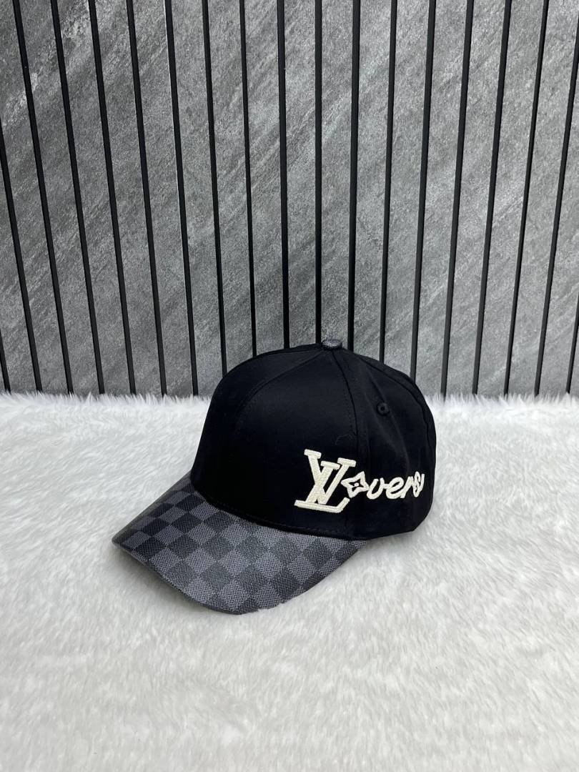 Louis Vuitton_Signature_Lovers_Side_Logo_Black_Premium_Unisex_Cap_With_Safety_Box