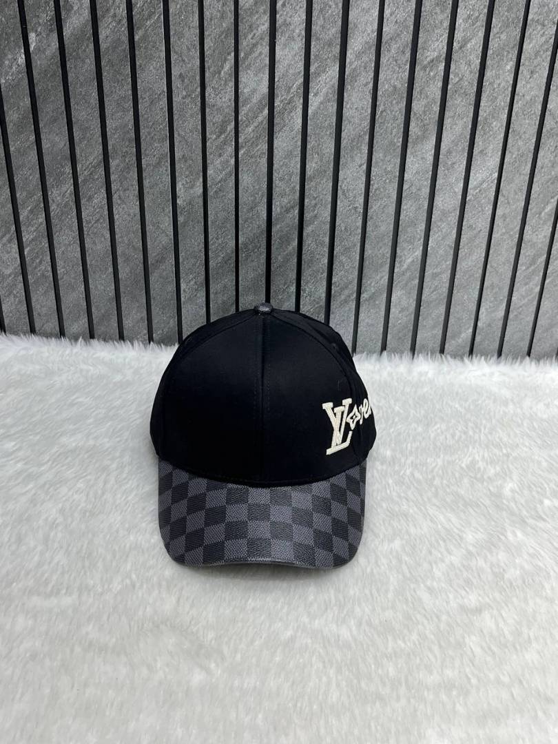 Louis Vuitton_Signature_Lovers_Side_Logo_Black_Premium_Unisex_Cap_With_Safety_Box
