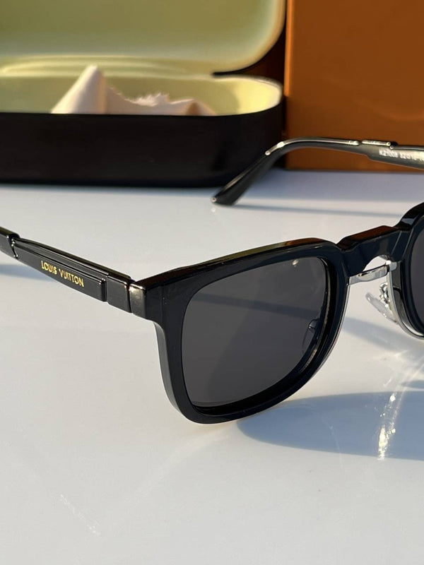 Louis Vuitton_1008_black_silver
