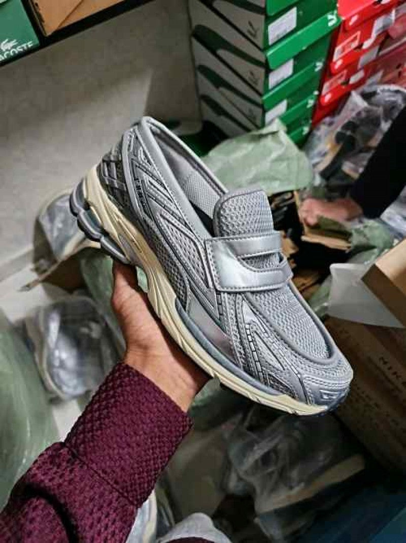 Neww Balance 1906L metallic silver 235