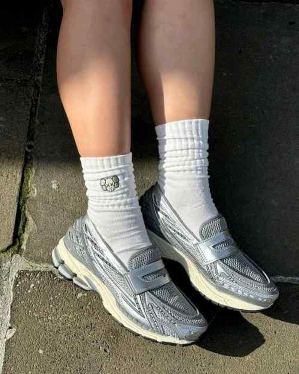 Neww Balance 1906L metallic silver 235