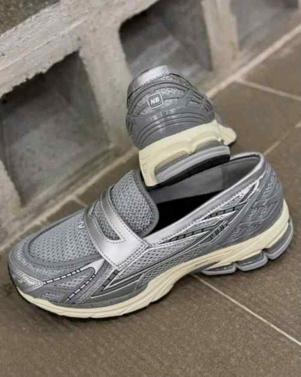 Neww Balance 1906L metallic silver 235