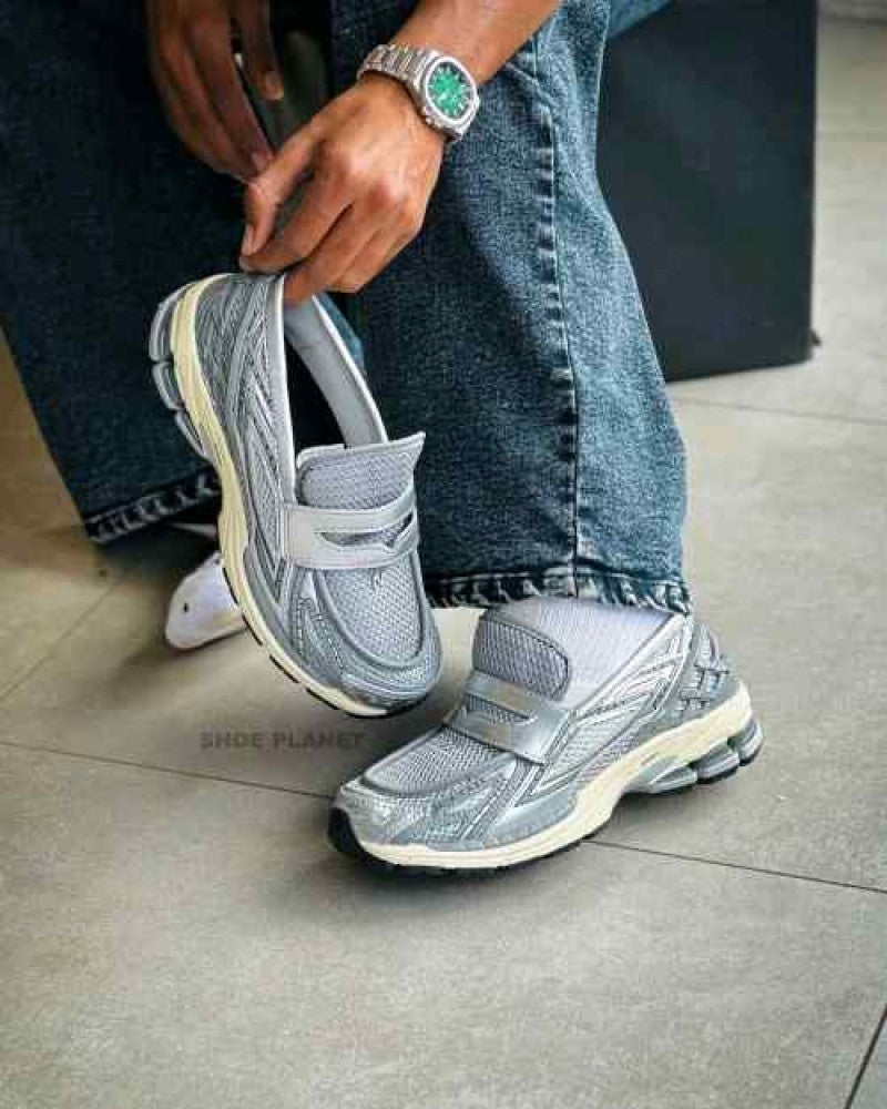 Neww Balance 1906L metallic silver 235