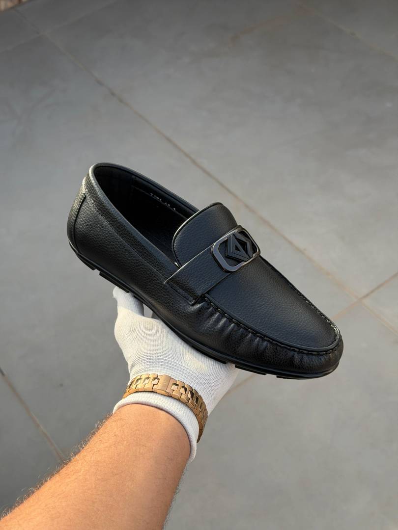 Christian Dioor Leather Loffer Black T171