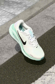 Nike Structure 26 Mint Foam