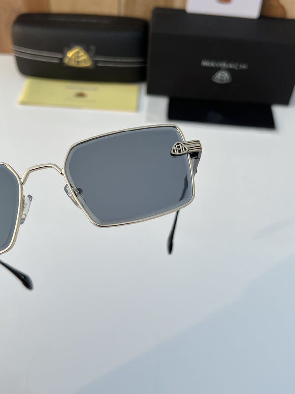 Maybach_7282_gold_black