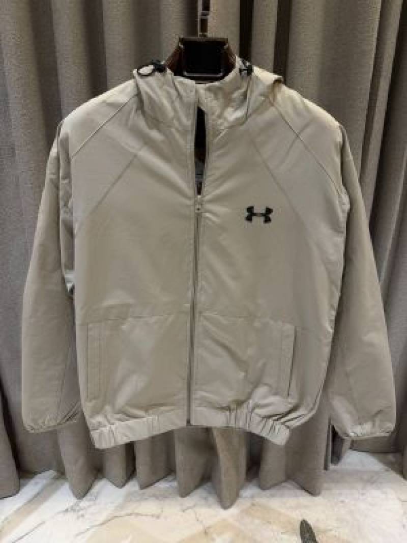 Under Armor Bomber Jacket Light Beige