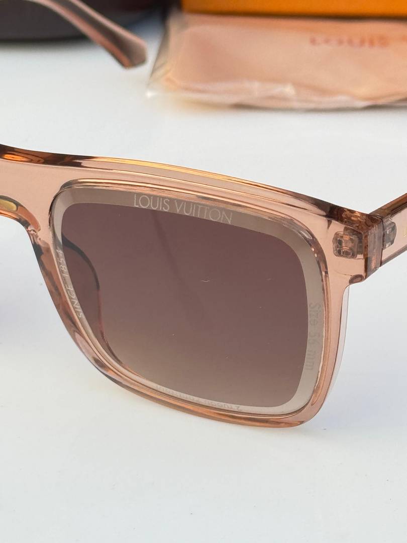 Louis Vuitton_6001_peach_black