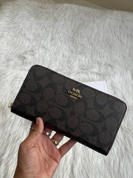 Coach_134_Zippy_Wallet_With_OriginalBox