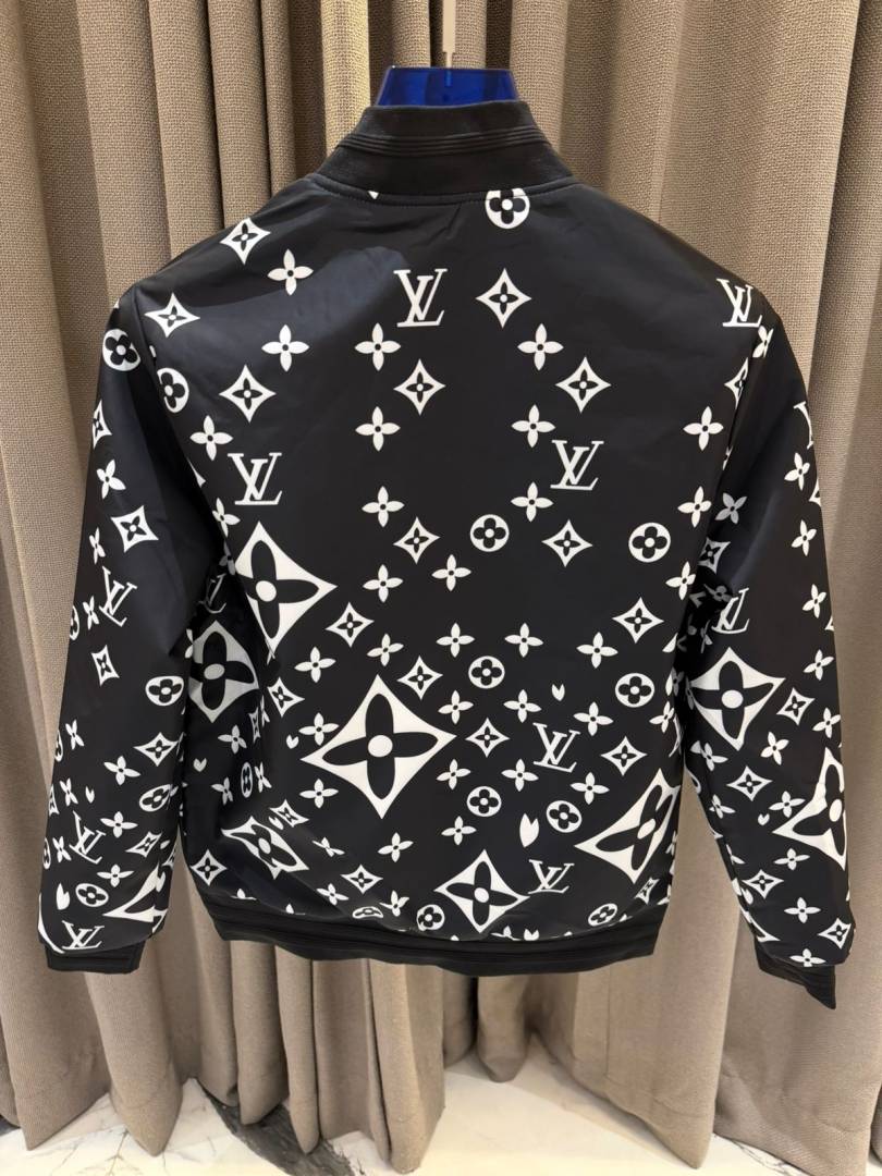 Louis Vuitton IMPORTED REVERSE JACKET STORE ARTICLE